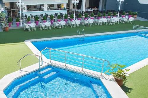 www.hotelmelina.com