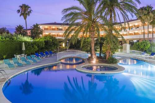 www.hotelmasgallau.com