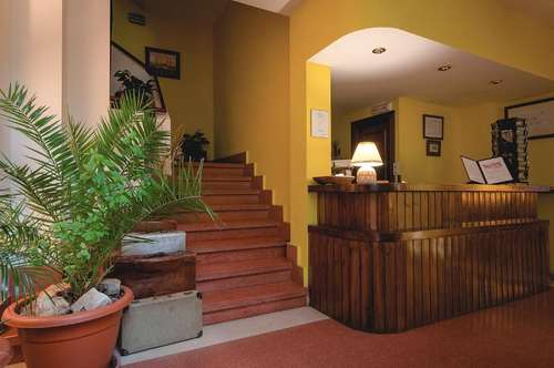 www.hotelmiradordecabrales.com