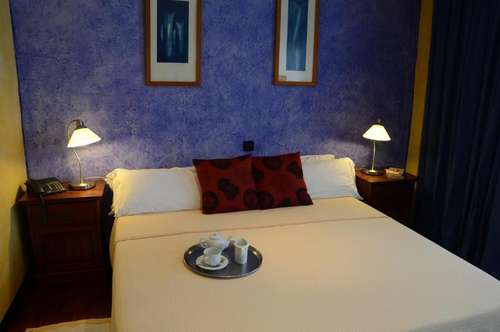 www.hoteltikar.com