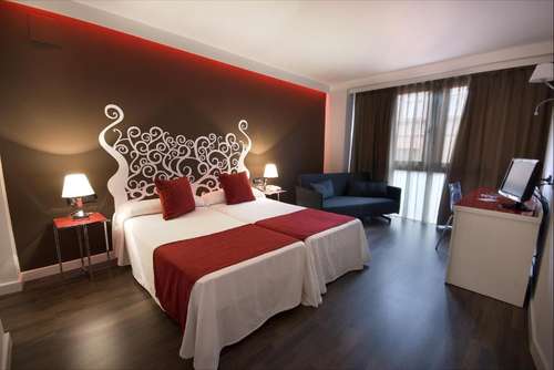 www.hotelteruelplaza.com