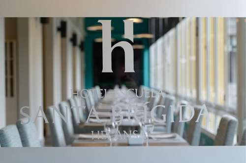 www.hotelescuelasantabrigida.com