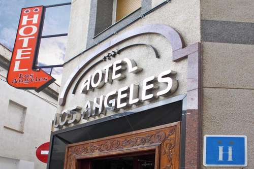 www.hotelangeles.com