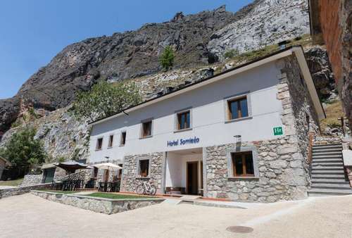 www.hotelsomiedo.es