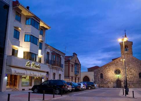www.restaurantelapeseta.com