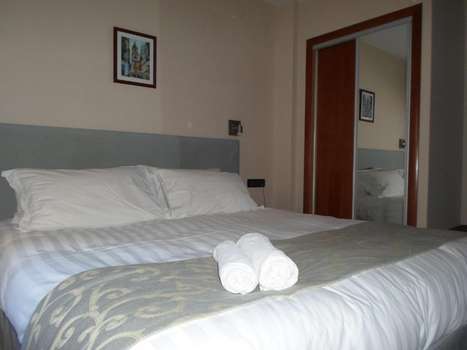 www.hotel-carlosvmalaga.com