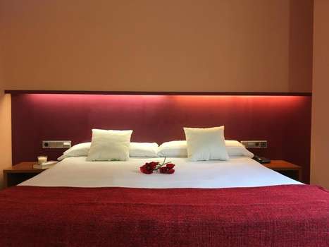 www.lajonquerahotel.com
