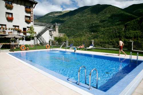 www.hotelvilladetorla.com