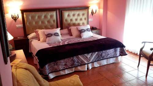 www.hotelrestauranteelpescador.com