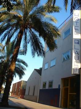 www.hotelblauet.com