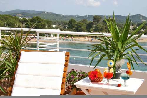 www.lasarenasibiza.com