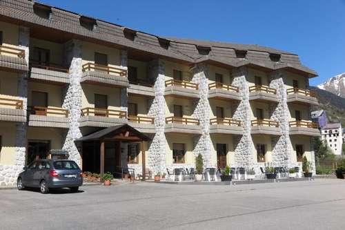 www.hotelbielsa.com