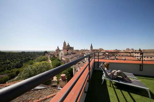 www.hotelrealsegovia.com