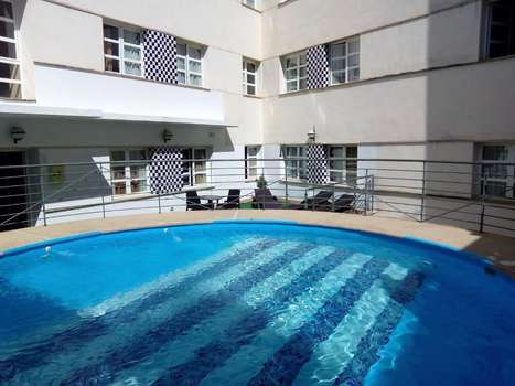 www.hotelciudaddecazorla.com