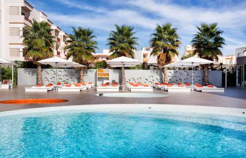 www.ibizasunapartments.com