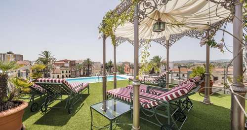 www.ilunionmeridapalace.com