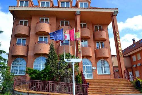 www.hotelavenidaiii.com