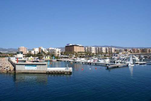 www.hotelpuertojuanmontiel.com