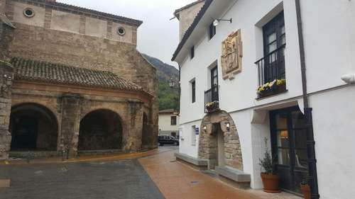 www.laspedrolas.es