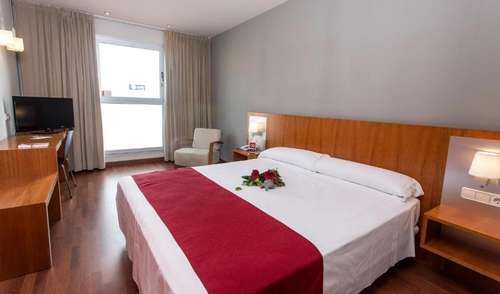 www.hotelagexpresselche.com