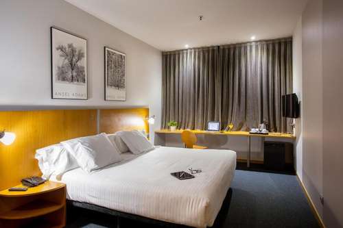 www.hotelportadegallecs.com