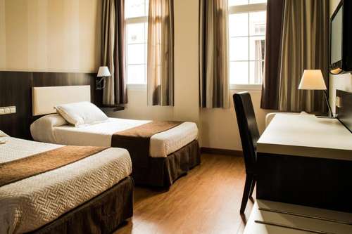 www.hoteltriana.es