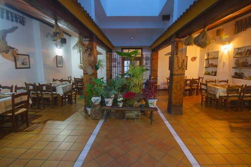 www.hotelmesoneltabanco.com