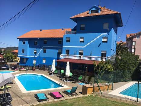 www.hotelazcona.com