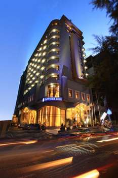 www.sapphireaddishotel.com