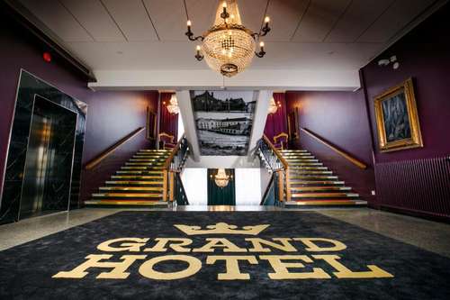 www.mustapartahotels.fi
