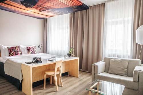 www.hotelhelka.com