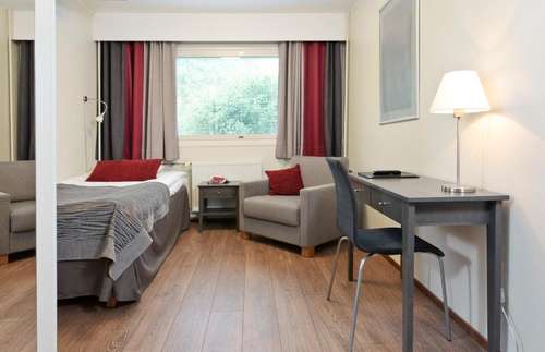 www.hotellinuuksio.fi