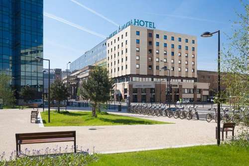 www.apogia-hotel-paris.com
