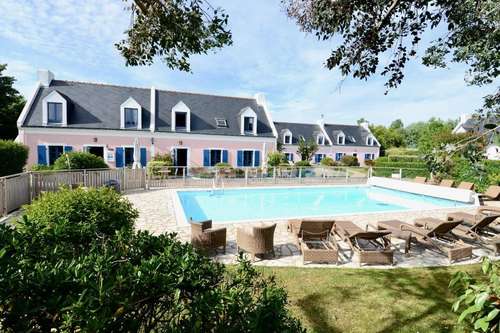 www.hotel-la-desirade.com