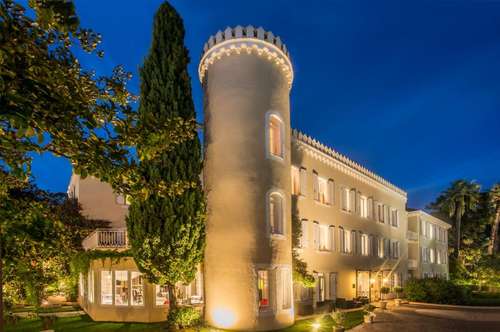 www.hotelchateaudelatour.com