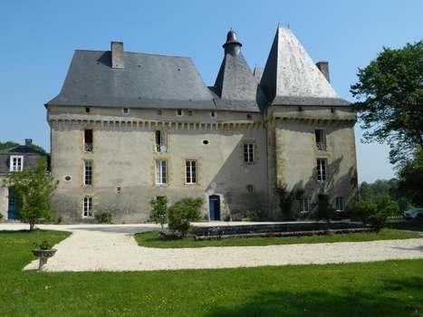 www.chateau-mavaleix.com