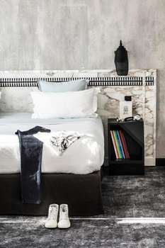 www.lesbains-paris.com