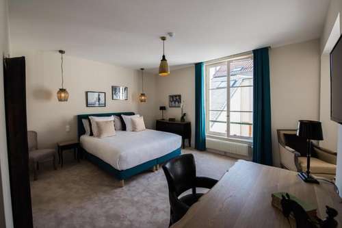 www.hotel-lechantilly.com