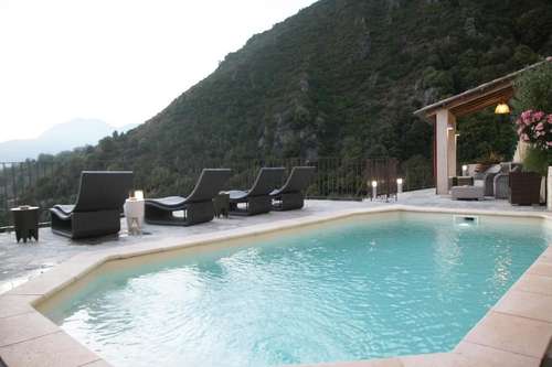 www.hotelcasadilucia.com