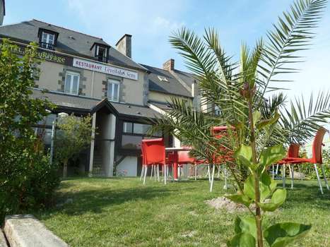 www.lhotel-beaurivage.com