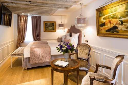 www.academiehotel.com