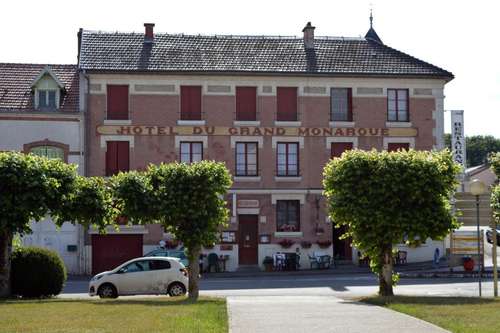 www.legrandmonarquevarennes.fr