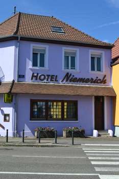 www.hotel-niemerich.com