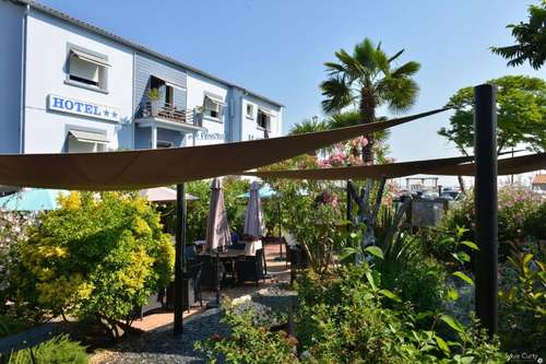 www.hotel-fouras.com
