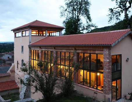 www.hotel-auvergne-saintroch.com
