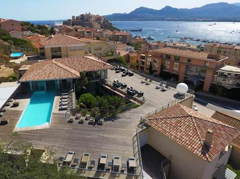 www.hotel-mariana.com