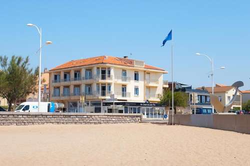 www.hoteldelamervalras.com