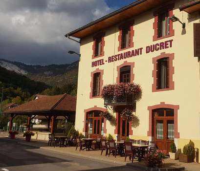 www.hotelrestaurantducret.com.es