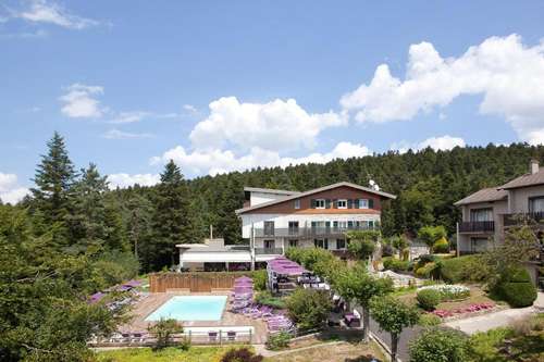 www.hotelclairmatin.com