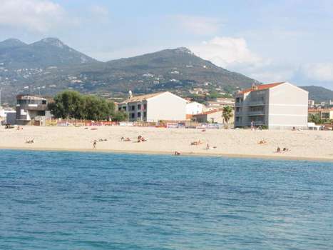 www.beachhotel-propriano.com